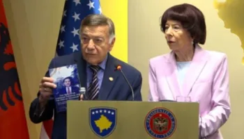 “Keni armiq që”- Ish-kongresmeni amerikan jep mesazh të fortë në Prishtinë: Do të jeni në telashe të mëdha nëse nuk zgjidhni Presidentin!