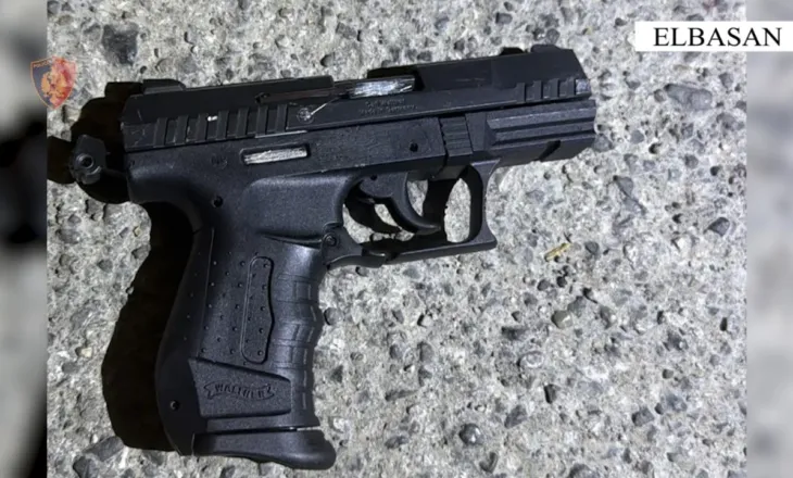Kërcënoi me armë policët që kërkonin vëllain e tij, arrestohet 41-vjeçari në Elbasan (Emri)