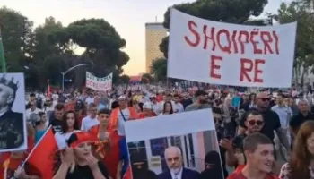 Kërkohet dorëheqja e Edi Ramës/ Shqiptarët vijojnë qëllimin, 65 ditë protesta masive të pandërprera kundër qeverisë