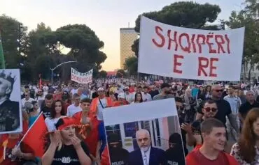 Kërkohet dorëheqja e Edi Ramës/ Shqiptarët vijojnë qëllimin, 65 ditë protesta masive të pandërprera kundër qeverisë