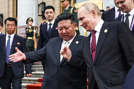 Kim dhe Putin thellojnë lidhjet mes Phenianit dhe Moskës në përvjetorin e pavarësisë