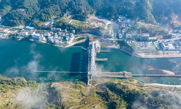 Kina synon ta rrisë në 50 % prodhimin e energjisë elektrike nga burime jofosile deri më 2030