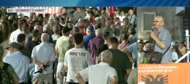 “Kjo është politikë e shpifur për të na përçarë”/ Aktori Malkaj, në protestë: Atij qelbësirës duhet t’i tregojmë vendin