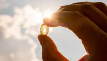 Kjo vitaminë e zakonshme mund të përmirësojë funksionet e trurit me 13% te të moshuarit
