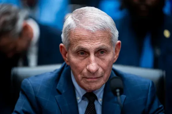 Komisioni i Senatit voton për referimin penal të Dr. Anthony Fauci në Departamentin e Drejtësisë