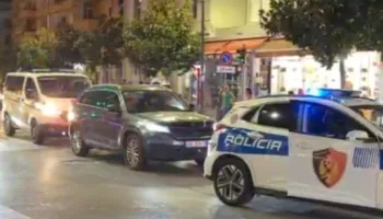 Konflikt mes disa personave në Fier, ndërhyjnë forcat “Shqiponja”, dyshohet se nisi për parkimin…
