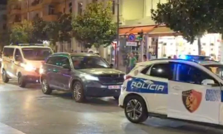 Konflikt mes disa personave në Fier, ndërhyjnë forcat “Shqiponja”, dyshohet se nisi për parkimin…