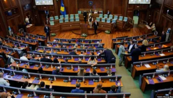 Kosova, a mos ka një klasë politike të degraduar? Albin Kurti, përgjegjsi kryesor i krizës kosovare