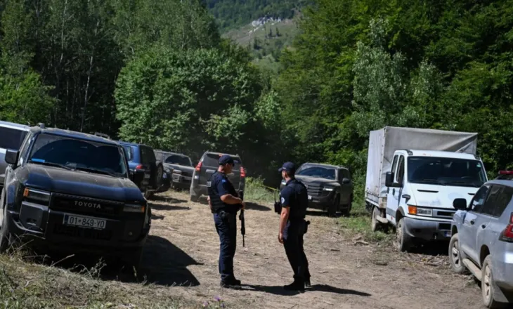 Kosovë, zbulohen 4 trupa në një varrezë masive në Zubin Potok, ministri i Sveçla shkon në vendngjarje