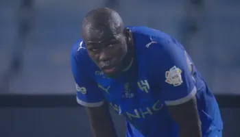 Koulibaly, çfarë bën? Gafa e mbrojtësit bëhet virale (Video)