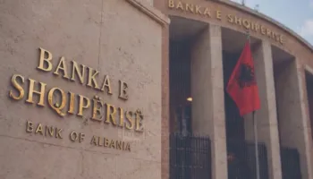 Kredia merr hov në Shqipëri! Rritet me 14% brenda një viti, bizneset dhe individët marrin më shumë financime