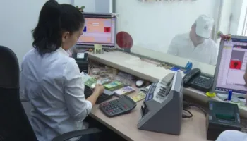 Kreditë e këqija në rënie, eksperti: Kanë ndikuar rritja ekonomike dhe masat e reja nga BSH