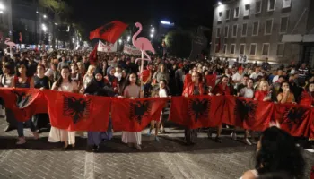 Kreshnik Spahiu: Protestuesit 78 ditë nuk gjetën dot liderin e tyre, e jo më të zgjedhin kryeministrin e ri të Shqipërisë