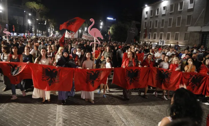 Kreshnik Spahiu: Protestuesit 78 ditë nuk gjetën dot liderin e tyre, e jo më të zgjedhin kryeministrin e ri të Shqipërisë