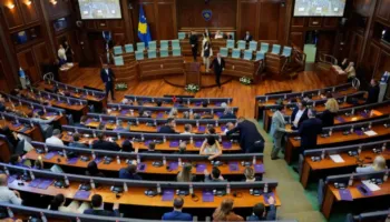 “Kriza në Kosovë rikthen sërish vëmendjen te Gjykata Kushtetuese”, a mund ta zgjidhë institucioni bllokadën politike apo deputetët?