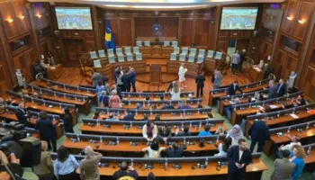 Krizë në Kosovë/ “Kushtetuesja sërish në qendër të ngërçit”, analiza e REL: A mund ta zgjidhë Gjykata bllokadën…