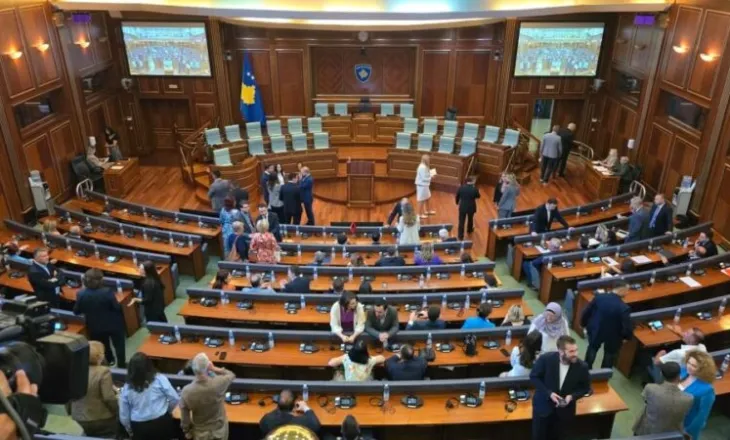 Krizë në Kosovë/ “Kushtetuesja sërish në qendër të ngërçit”, analiza e REL: A mund ta zgjidhë Gjykata bllokadën…