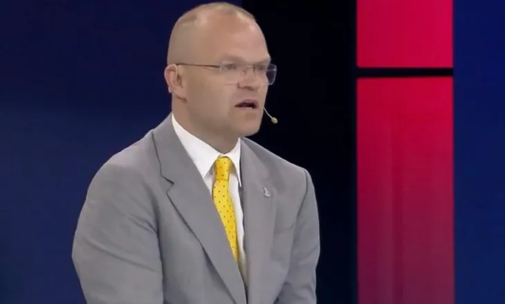 Kruja nën flakë, Kalaja: Qeveria e papërgatitur, dy helikopterë nuk mjaftojnë për shuarjen e zjarrit