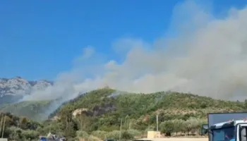 Kruja nuk gjen ‘qetësi’, sërish zjarr në Zidoll pranë depove të eksplozivit të guroreve