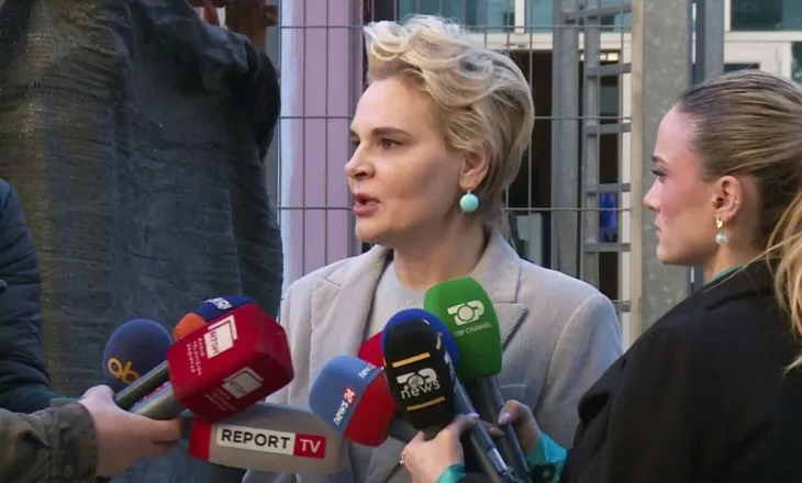Kryemadhi ironizon deklaratën e Berishës: Me barrë nuk ngel…