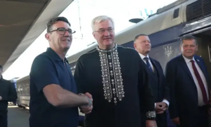 Kryeministri britanik viziton Ukrainën, pritet të dorezojë planet për raketat me rreze të gjatë veprimi