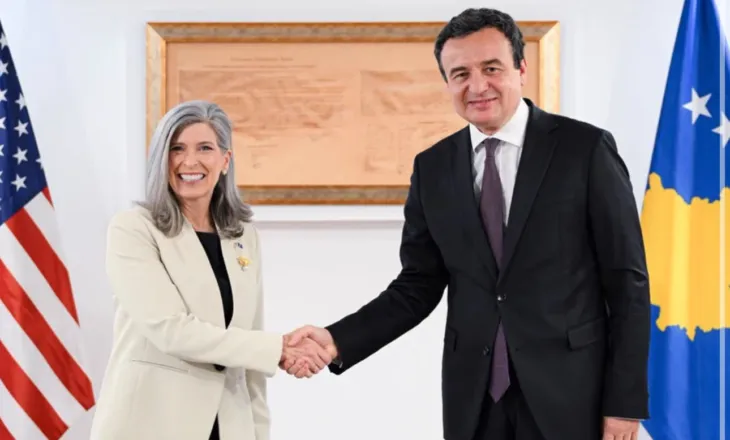 Kryeministri Kurti, pret në takim senatoren amerikane Ernst/ Zbardhen diskutimet