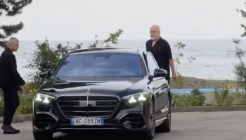 Kryeministri “që ha vetëm një vakt” ndërron makinën, Rama shfaqet me Mercedesi Benz të ri të 2026-s