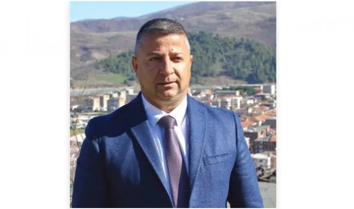‘Kumbaro po bllokon investimet’/ Malaj: Rama sulm të mirëorganizuar ndaj Memaliajt, protestat e vetmja rrugë