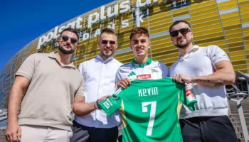 Kursi i ri, Dodaj huazohet te Legia Gdansk