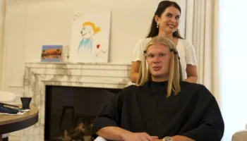 Kush është shqiptarja, parukierja që preu flokët ikonik të Erling Haaland