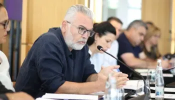 “Kush troket, dëgjohet”/ Gogu zbulon strategjinë e re të PS-së pas takimit me Ramën