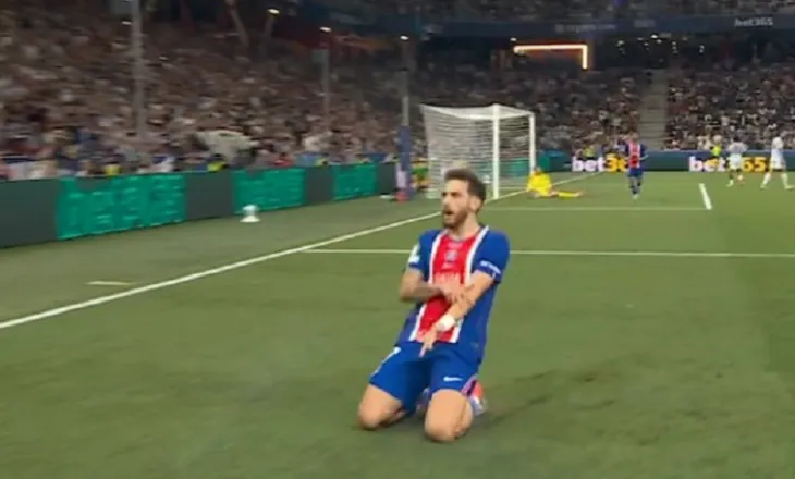 Kvaratskhelia ndëshkon Villa-n me super gol, 17-vjeçari shtang PSG me një gol historik (Video)