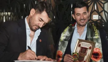 Labinot Tahiri nderohet me mirënjohje nga veteranët e UÇK-së
