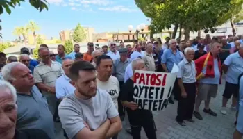 “Larg duart nga Patosi”, banorët në protestë kundër shkrirjes së Bashkisë