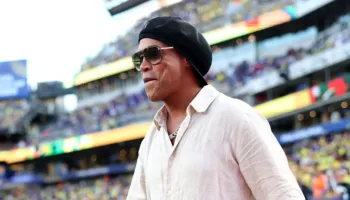 Larg futbollit: Ronaldinho bën një ofertë zyrtare për të shpëtuar klubin francez