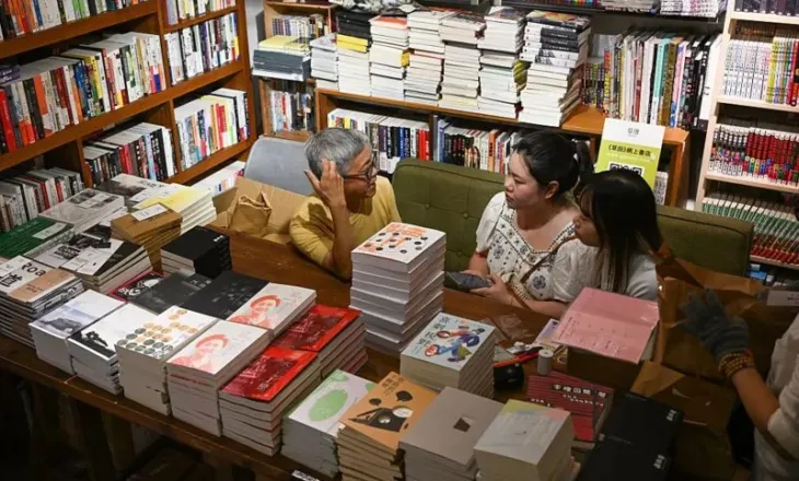 Libraritë e Hong Kongut po mbyllen, bashkë me hapësirat ku lexuesit kinezë sfidonin të vërtetat zyrtare