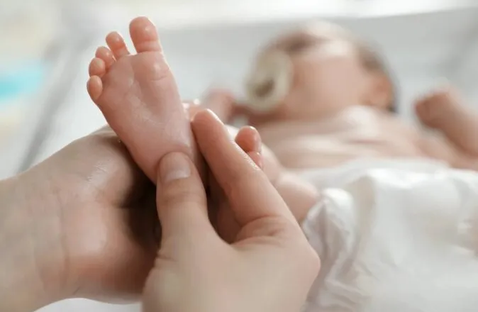 Lindjet bien në Tiranë dhe rriten në qarqe, të rinjtë po largohen nga kryeqyteti i shtrenjtë