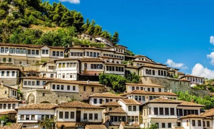“Logos Press”: Shqipëria shënon rritje rekord të kërkesës për akomodime turistike në Ballkan