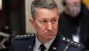 Lufta po bëhet makth për Washingtonin/ Paralajmërimi tronditës i gjeneralit të Trump