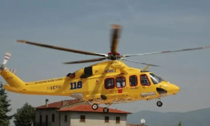 Makina del nga rruga në Torino, përplas disa persona, plagoset një burrë dhe një grua