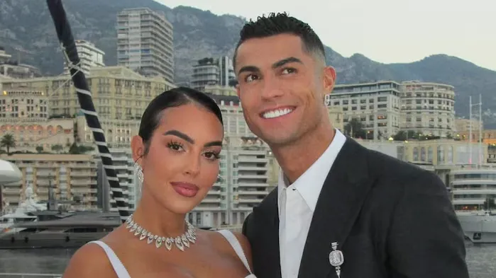 Martohen Cristiano Ronaldo dhe Georgina Rodríguez, ndajnë foton me unazat e martesës