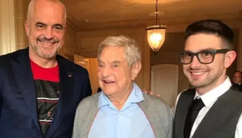 Maskat bien në Dhërmi, del zbuluar loja e dyfishtë e Ramës me Trumpin dhe Sorosin, kryeministri takon Aleksi në…