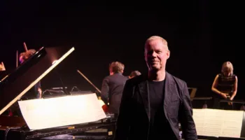 Max Richter paralajmëron Parlamentin britanik për rrezikun e AI-së ndaj muzikës