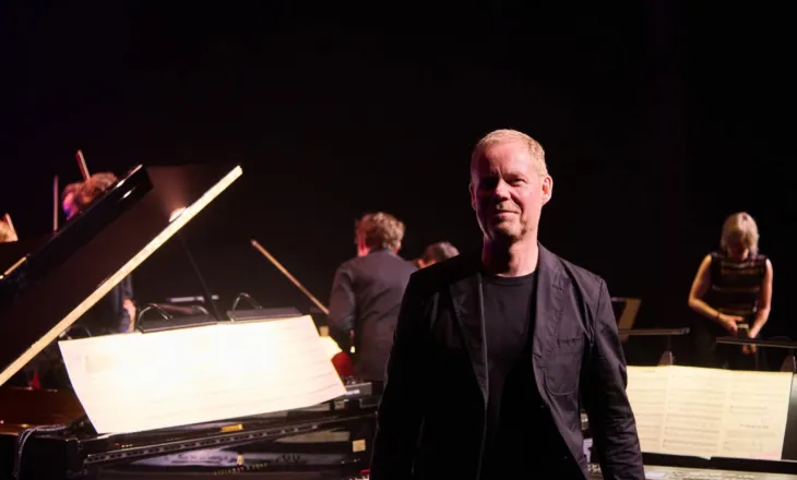 Max Richter paralajmëron Parlamentin britanik për rrezikun e AI-së ndaj muzikës