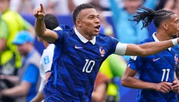 Mbappe nis “sulmin” për Topin e Artë, tre golat e fundit e rikthejnë në garë