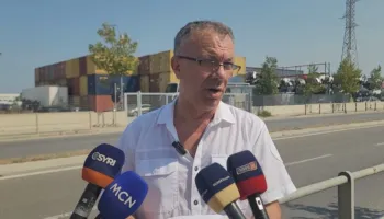 Mbetjet e rrezikshme në Durrës, denoncon PD: Kontejnerët prej muajsh pranë zonave të banuara