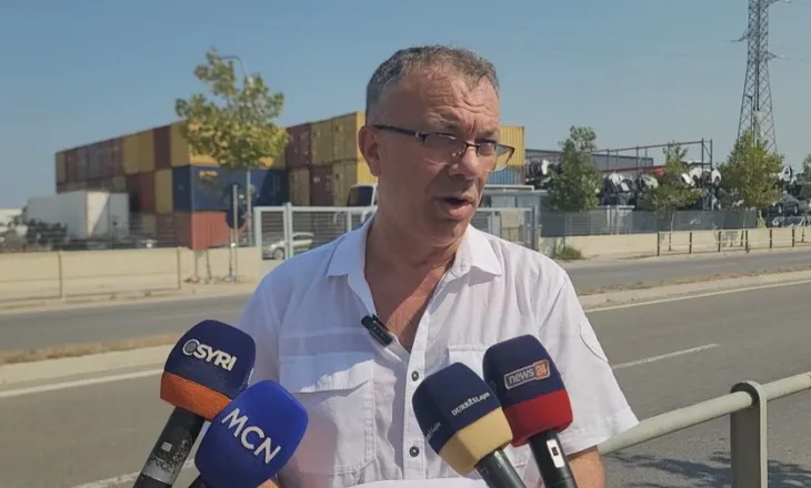 Mbetjet e rrezikshme në Durrës, denoncon PD: Kontejnerët prej muajsh pranë zonave të banuara