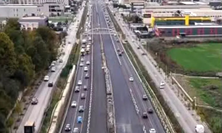 MBIKALIMI I RINASIT, BLLOKOHET AUTOSTRADA
