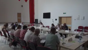 Mbledhje emergjente e Këshillit Bashkiak Dimal, 18 nga 21 anëtarët kundër shkrirjes së bashkisë dhe bashkimit me Beratin