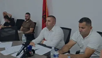 Mblidhet Këshilli Bashkiak i Selenicës, Bellaj kundër bashkimit me Vlorën: Duhet të mbetemi të pavarur